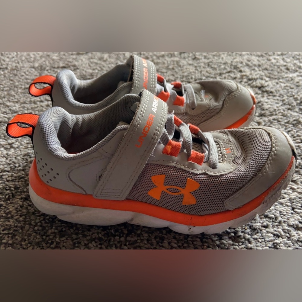 Under Armour Kids Tennis Shoes Size 11.5K, Gray Orange